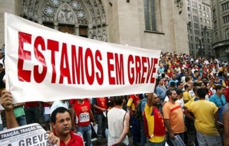  Professores ignoram ordem da Justiça e mantêm greve no Pará