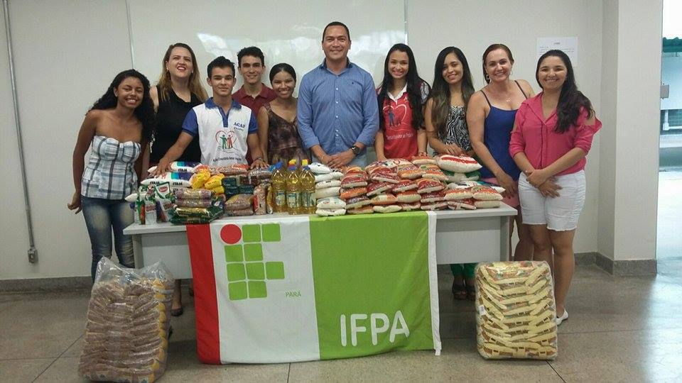  Trote: Calouros do IFPA doam cestas básicas para a ONG ACAP