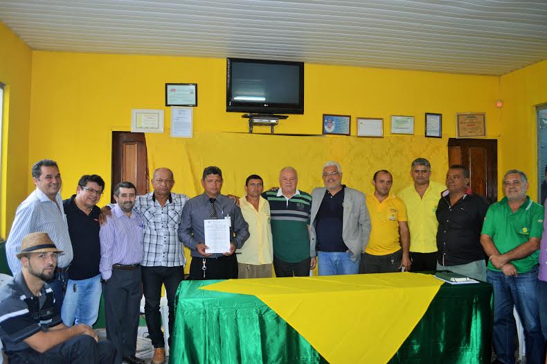  Prefeitura de Parauapebas entrega Título Definitivo de área para nova sede da Coocavump