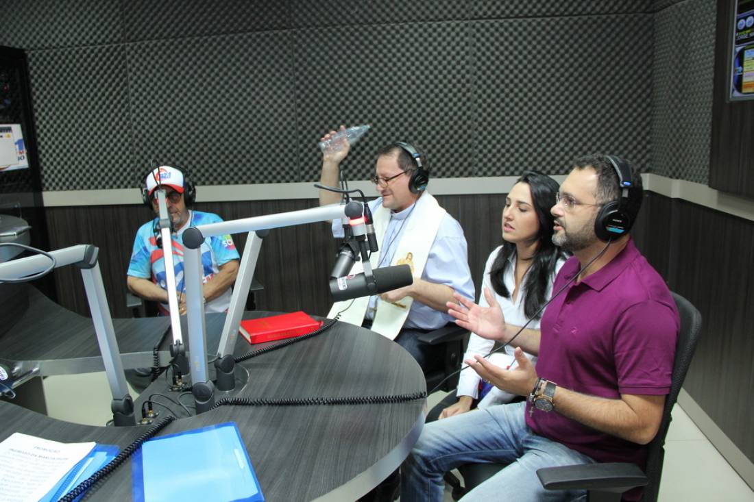  Em Marabá, sob as bênçãos do bispo Dom Vital, Rádio Correio FM é inaugurada