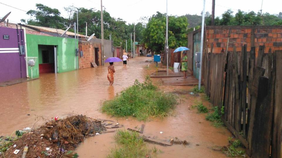  Forte chuva deixa milhares de pessoas ao ‘relento’ e ilhados em Parauapebas