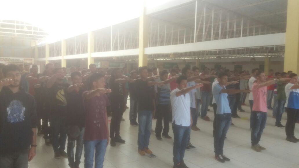  116 jovens fazem juramento à bandeira, em Parauapebas