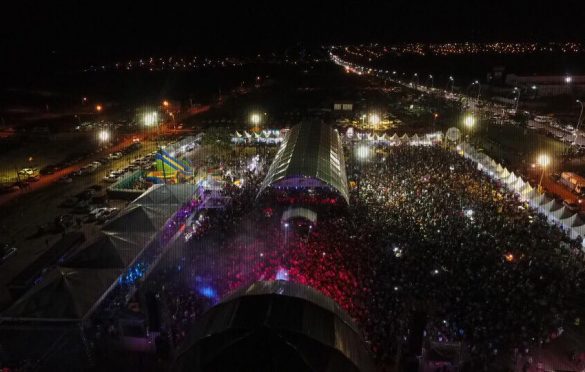  Show em dose dupla leva multidão ao aniversário de Curionópolis