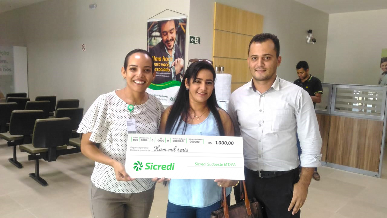  Campanha promocional de poupança do Sicredi premia associada em Parauapebas