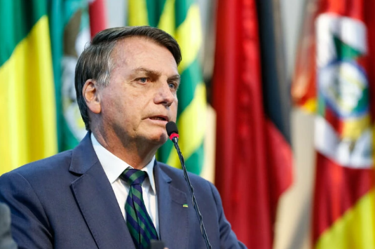  ‘Só Deus me tira daqui. Não errei’, diz Bolsonaro