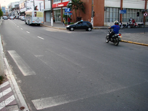  Faixas de pedestres apagadas causam acidentes em Marabá