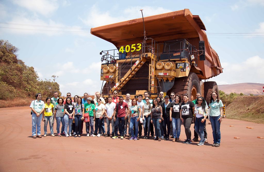  Professores da rede municipal visitam minas de Carajás