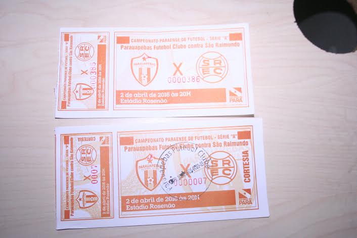  Policia prende três homens vendendo ingressos falsificados na portaria do estádio Rosenão