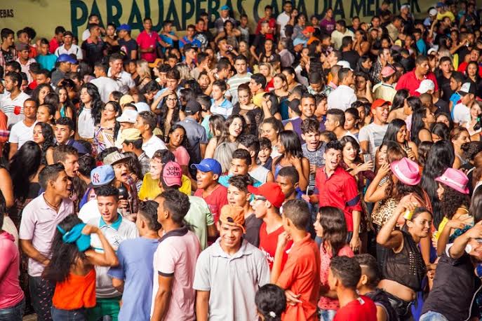  Milhares de pessoas prestigiam 3ª noite de shows em comemoração aos 28 anos de Parauapebas
