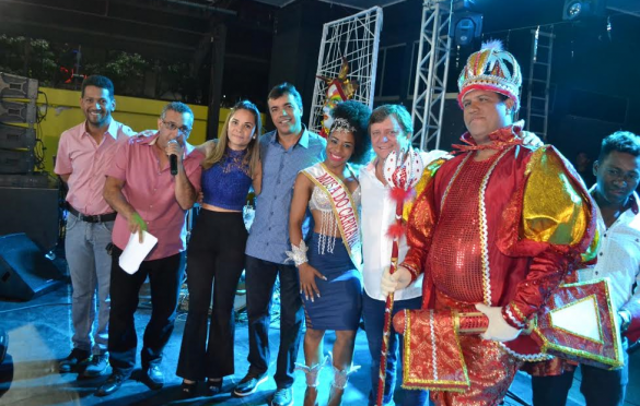  Com apresentação da Musa do Carnaval, Mayara Maciel, Prefeito entrega chave do carnaval de Parauapebas ao Rei Momo