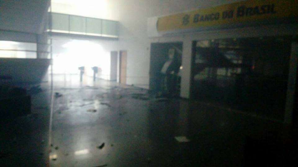  Bandidos explodem caixas eletrônicos do Banco do Brasil dentro de prefeitura de Parauapebas