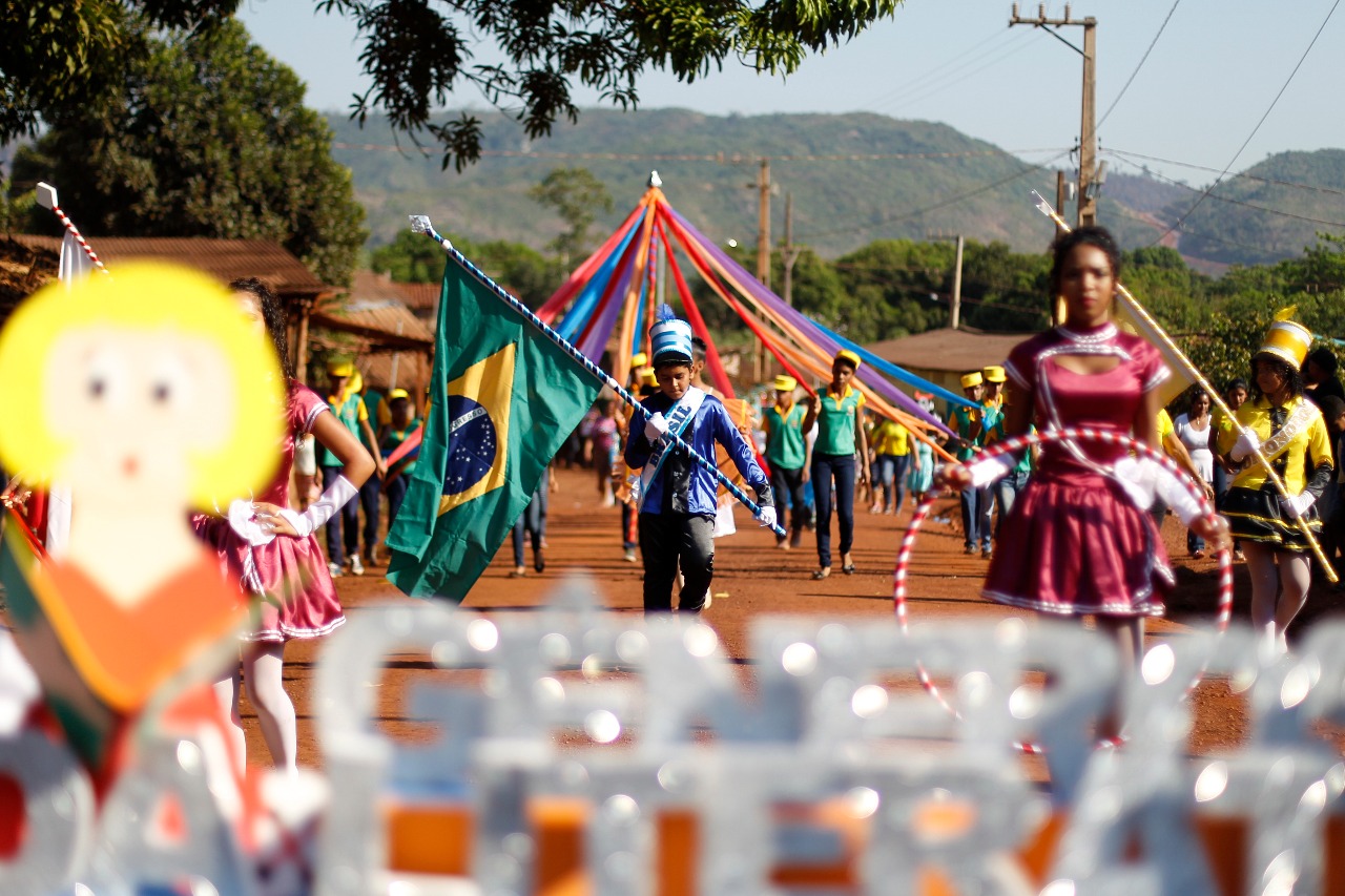  Comunidade da Serra Pelada prestigia em peso desfile cívico