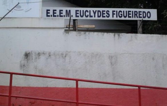  Uso de dinheiro dos formandos da Escola Elclydes Figueredo usado pela direção gera revolta e insatisfação nos alunos