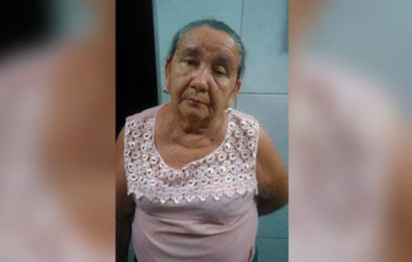  Idosa de 71 anos é presa após roubar celulares durante novena em igreja
