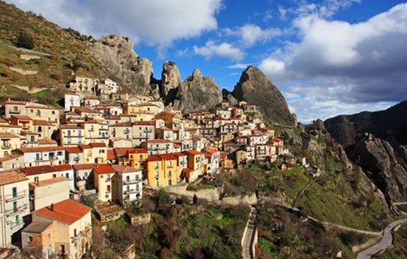  Itália paga R$ 3 mil por mês a quem quiser se mudar para cidades vazias