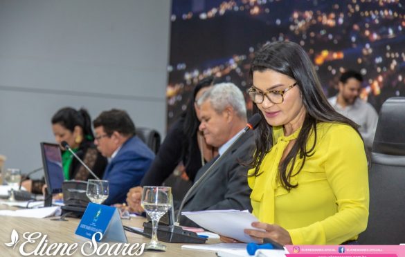  Vereadora Eliene Soares solicita construção de escola, UBS e implantação de serviço em Parauapebas