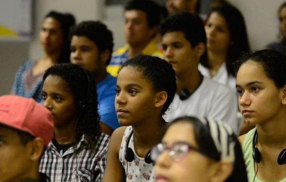  23% dos jovens brasileiros não trabalham e nem estudam